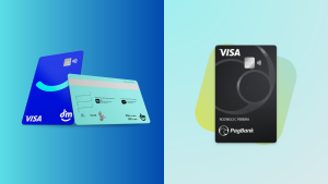 A imagem apresenta dois cartões de crédito Visa de instituições diferentes lado a lado. À esquerda, há um cartão azul do banco digital DM, exibindo um design moderno com um símbolo de sorriso e detalhes em branco. O verso do cartão, também visível, contém informações como a data de validade e contatos de atendimento. À direita, há um cartão preto do PagBank, que possui um design sofisticado com círculos em tons de cinza e o nome do titular Rodrigo C. Pereira impresso. Ambos os cartões possuem tecnologia de pagamento por aproximação (contactless). O fundo da imagem é dividido em dois tons: azul para o cartão do DM e um tom esverdeado para o cartão do PagBank.